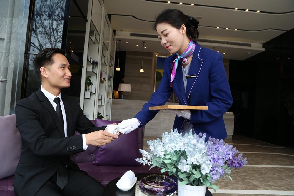 Lavande Hotel Shanghai Hongqiao Airport Wuzhong Road Exterior photo