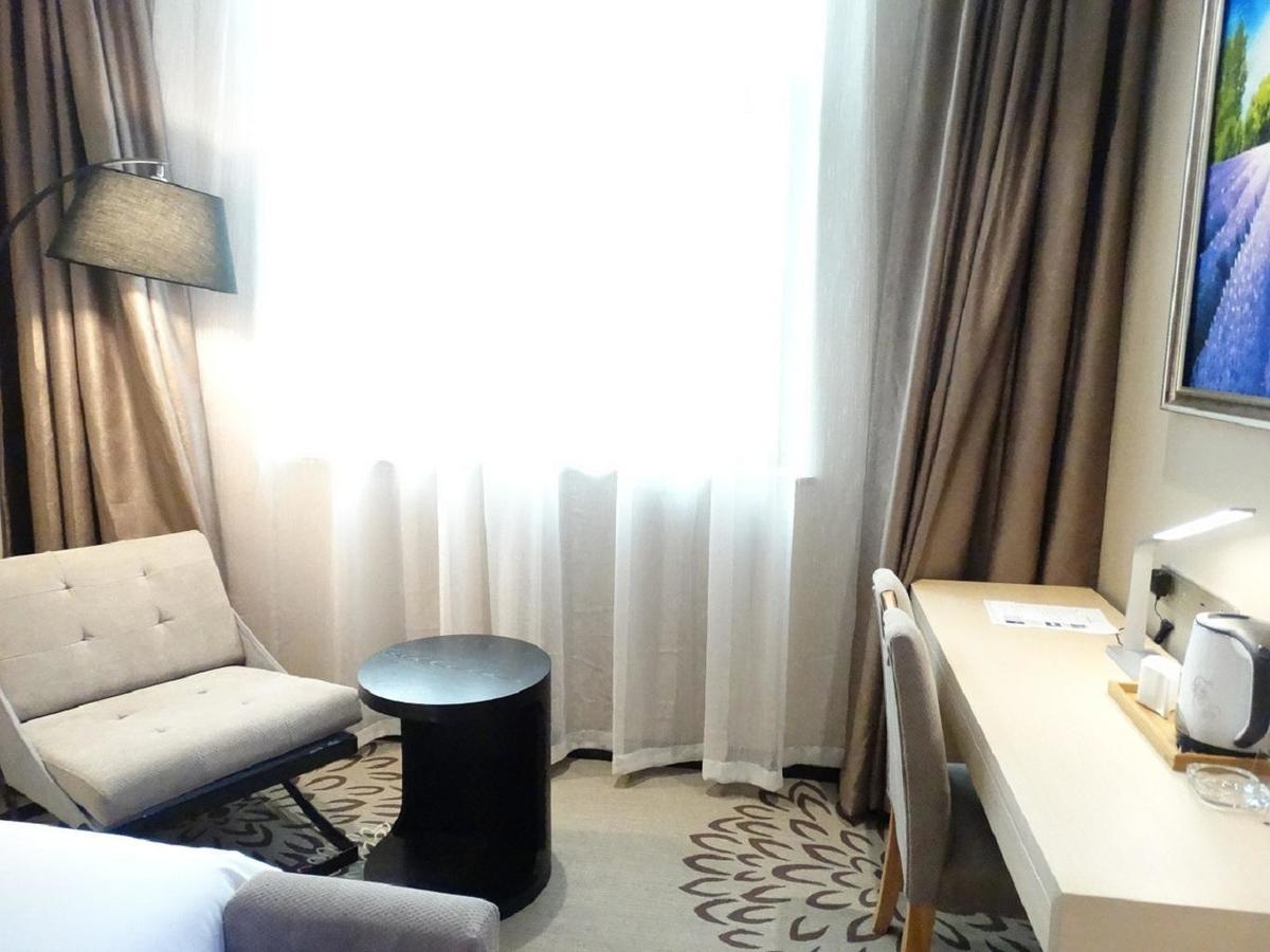 Lavande Hotel Shanghai Hongqiao Airport Wuzhong Road Exterior photo